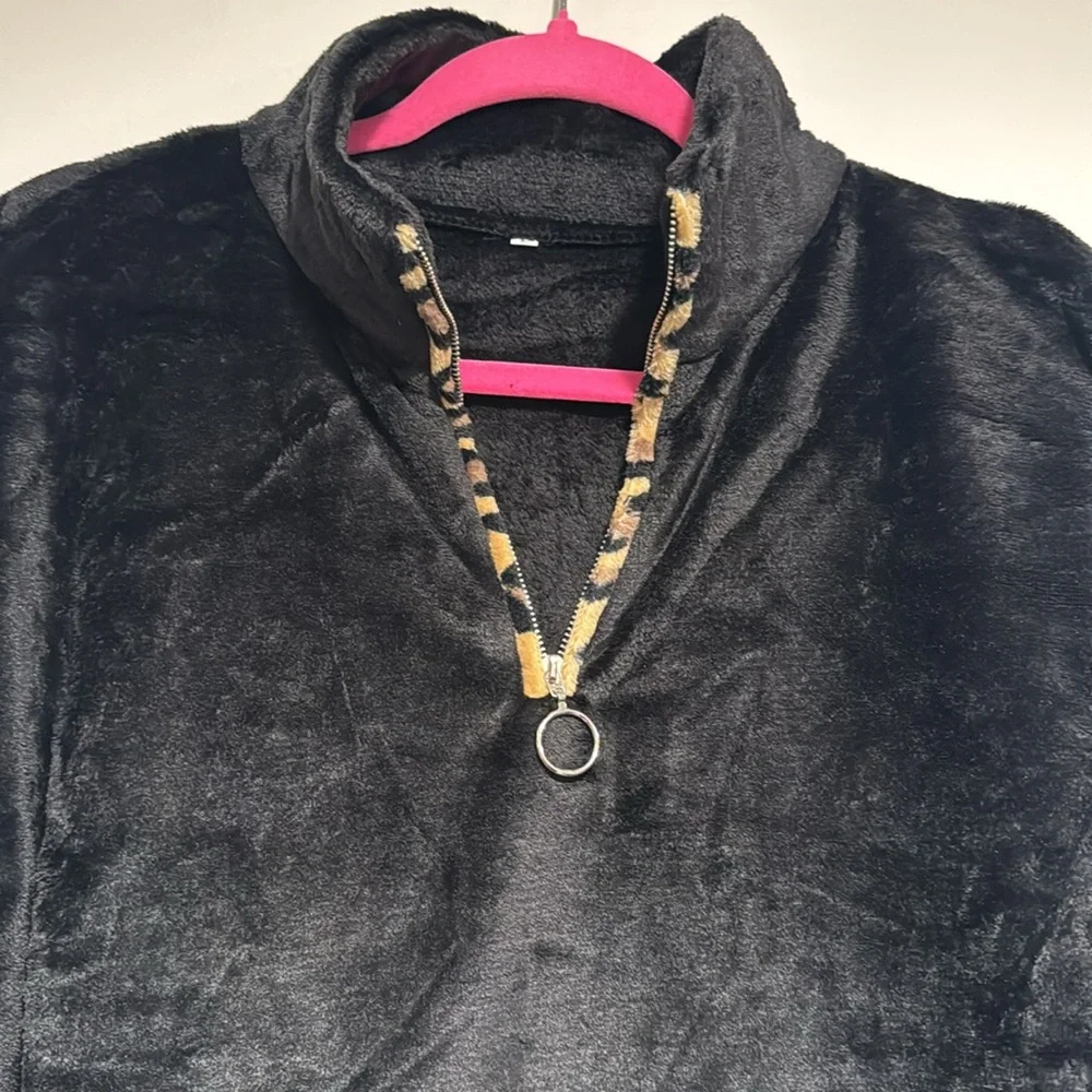 LEOPARD PRINT TRIM CROPPED SWEATSHIRT - Picture 5 of 7